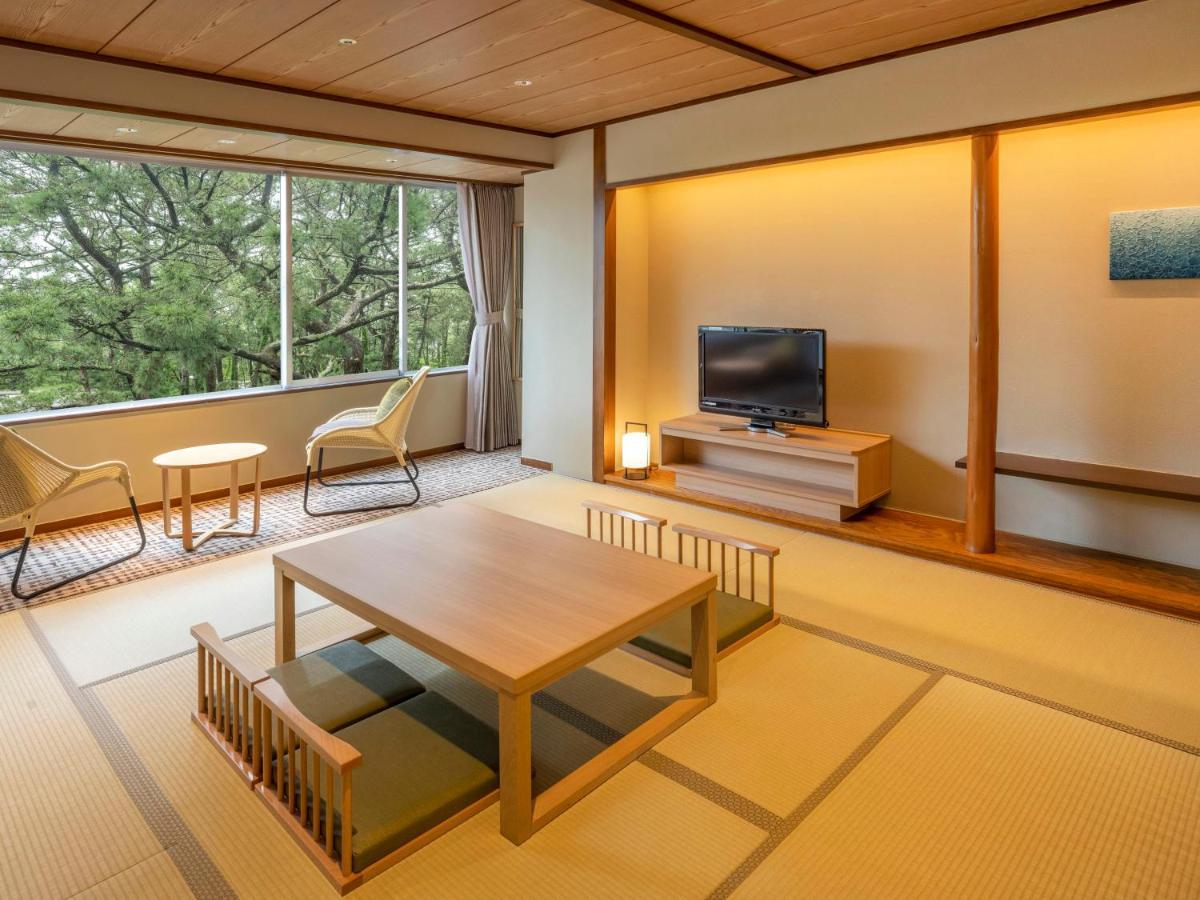 旅館 亀の井ホテル 鴨川 4*