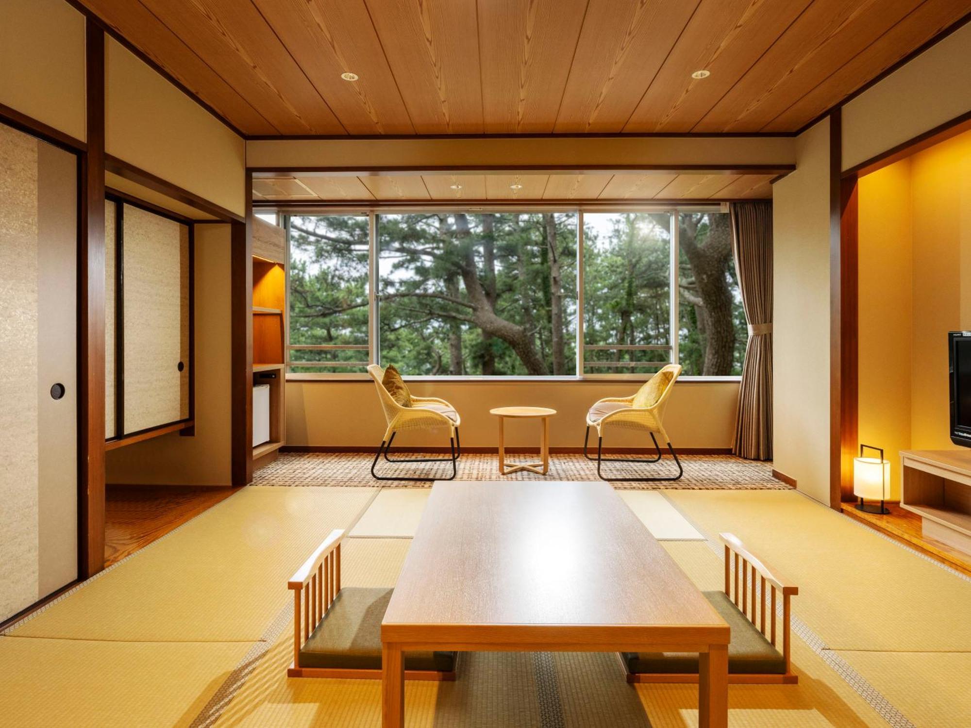 旅館 亀の井ホテル 鴨川 4*